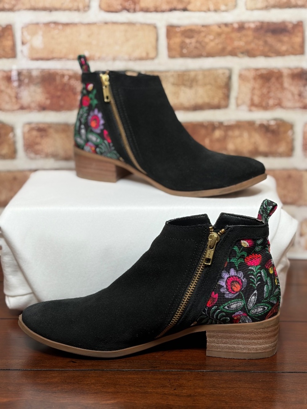 Inkkas Rooster Black Suede Floral Embroidered Ankle Bootie Boot Shoes Women’s 9